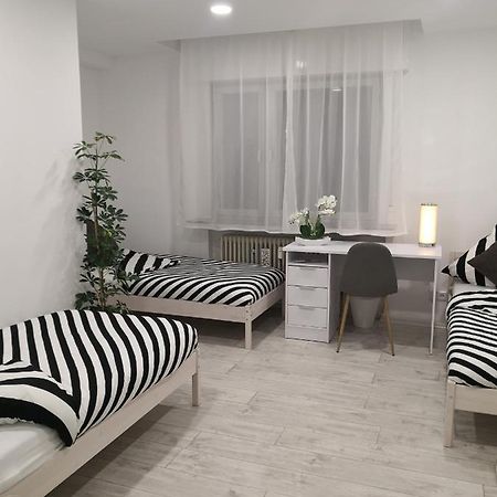 Schoene Und Optimal Gelegene Wohnung Weisskirchen Exteriér fotografie