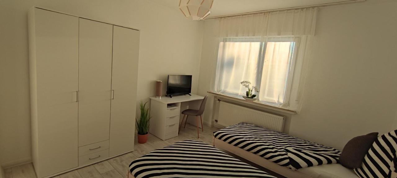 Schoene Und Optimal Gelegene Wohnung Weisskirchen Exteriér fotografie