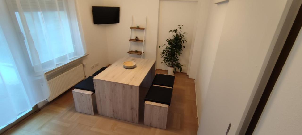 Schoene Und Optimal Gelegene Wohnung Weisskirchen Exteriér fotografie