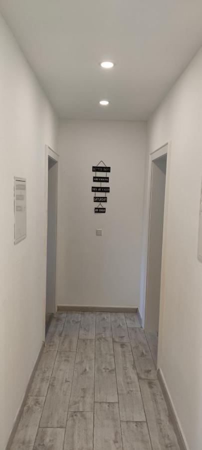 Schoene Und Optimal Gelegene Wohnung Weisskirchen Exteriér fotografie